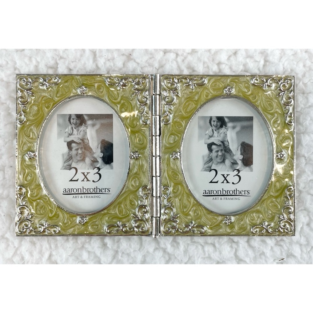(NIB) AARON BROTHERS • Silver/Gold Ornate 2x3 Oval Opening Double Photo Frame